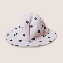 Load image into Gallery viewer, Beige baby cotton bucket hat with black polka dots