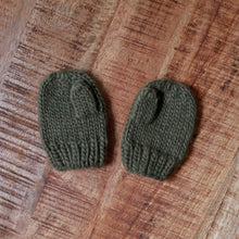 Load image into Gallery viewer, Acrylic Hand Knit Winter Baby Mittens