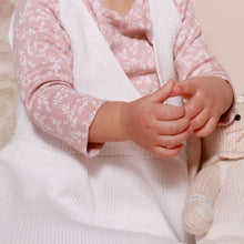 Load image into Gallery viewer, Sleeveless Knit Jumper